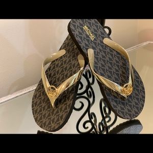 Michael Kors flip flop